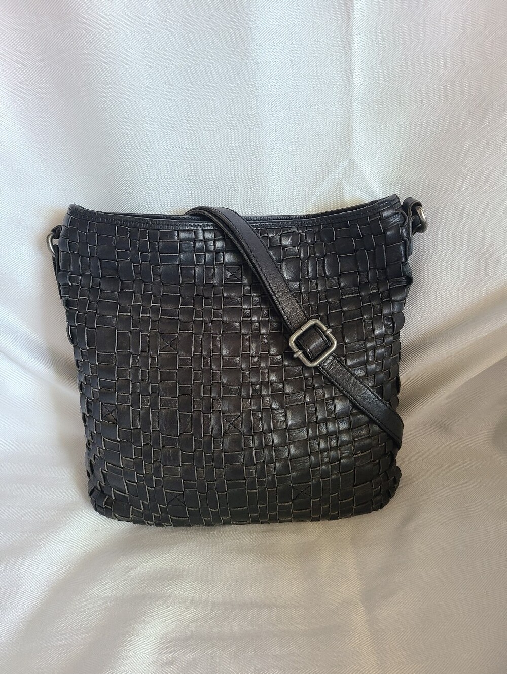 Woven Leather Crossbody Bag in Black by Vilenca Holland
